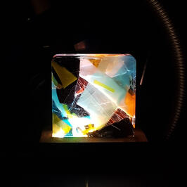 Lamp in houten voet
